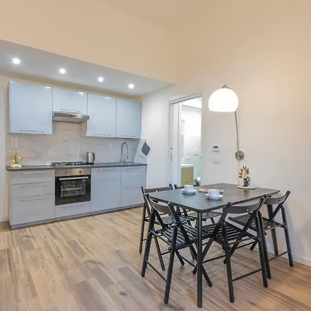 Renovated Near Loreto Padova 78 *