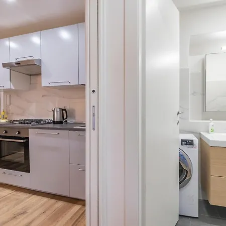 Apartment Renovated Near Loreto Padova 78 *